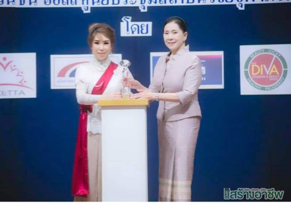 โรงเรียนและสถาบันสอนต่อขนตาที่ไหนดี มีใบประกาศ ศูนย์ฝึกอาชีพ